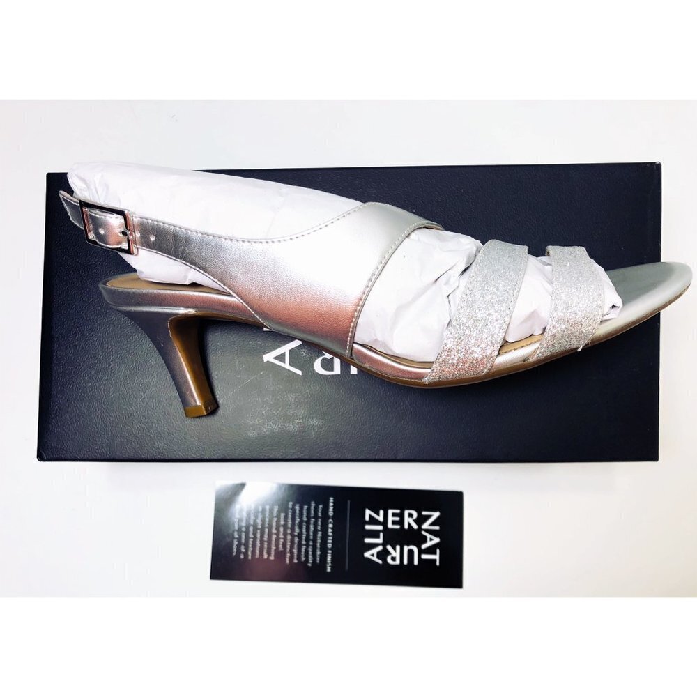 Naturalizer Womens Silver Open Toe Sling Back Kitten Heel Sandals Sz 8.5 New - Picture 4 of 10